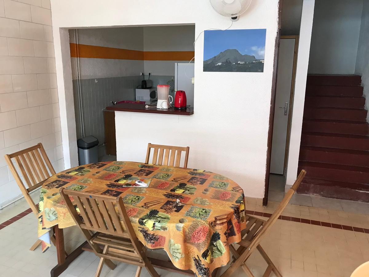 Ferienwohnung L'Escale Du Mouillage Saint-Pierre Exterior foto